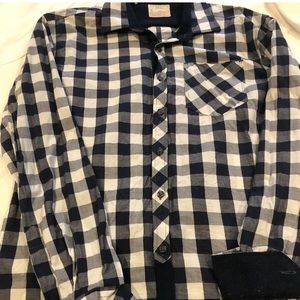 7 Diamonds men’s M blue and white plaid button up